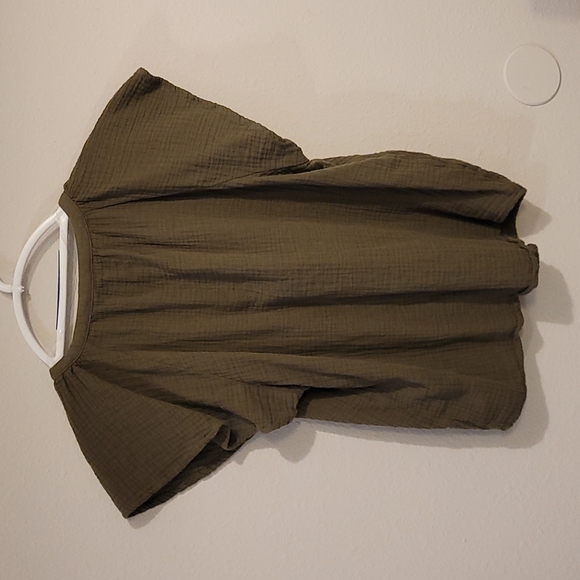Green Universal Thread Blouse - Picture 3 of 3